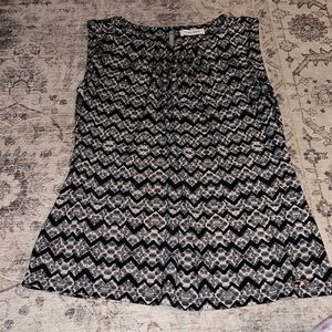 Calvin Klein pattern no sleeves shirt